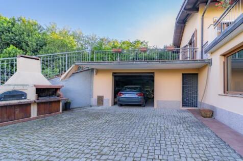 Double Garage