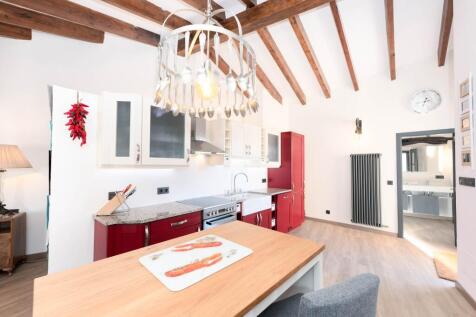 third floor kitchen 