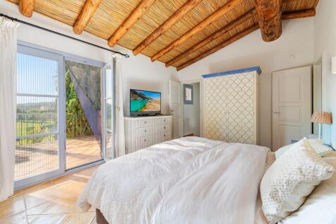Bedroom (2)