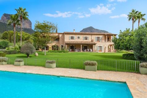 Exterior and Pool