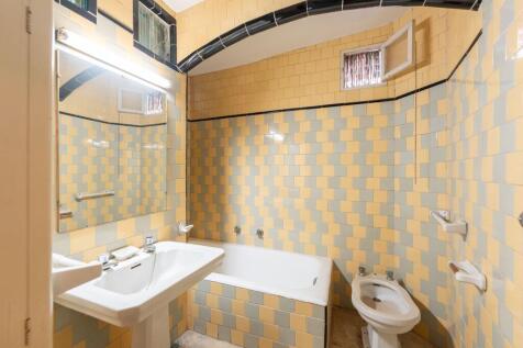 bathroom (1)