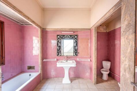 bathroom (2)