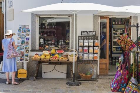 Pollensa Local Shop