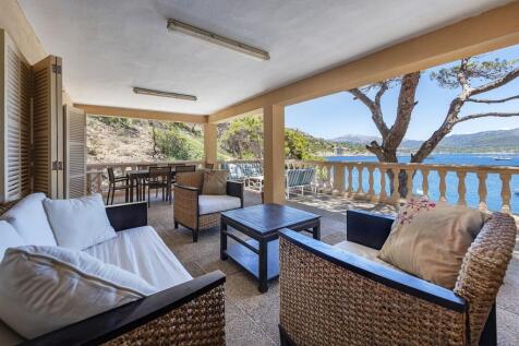 Covered Terrace