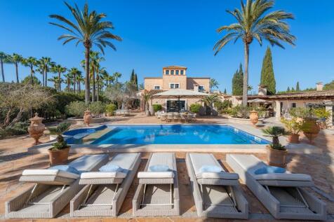 Pool and Exterior (1