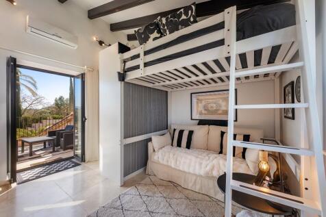 Bedroom (1)