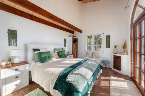 Guesthouse (3)