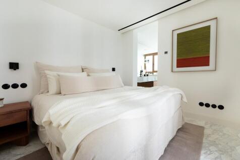 Bedroom (2)