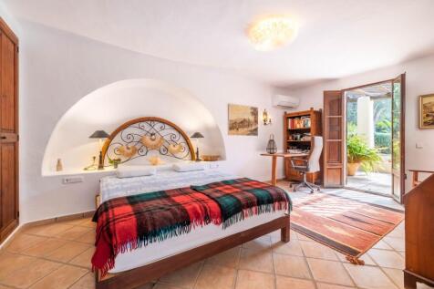 Bedroom (1)