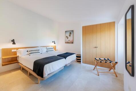 Bedroom (2)