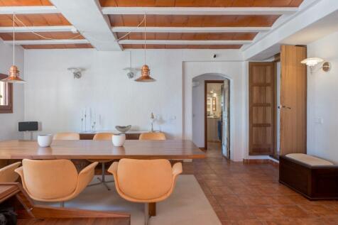Dining (2)