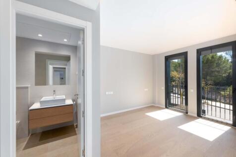 Bedroom (2)