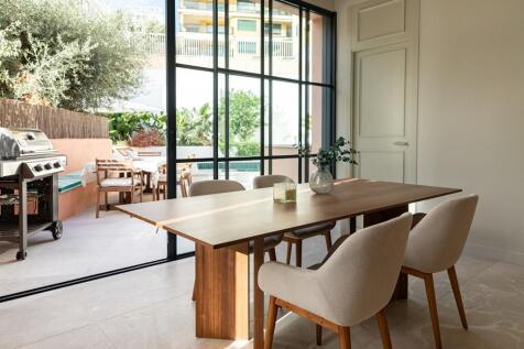 Dining (2)