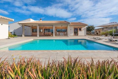 Exterior and Pool (1