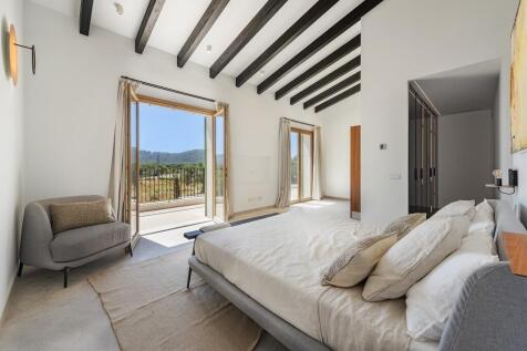 Master Bedroom (2)