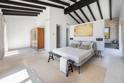 Master Bedroom (1)