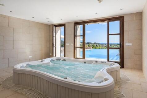 Jacuzzi