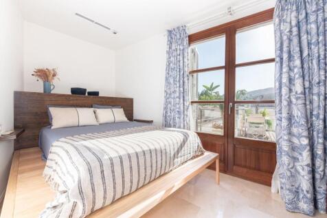 Bedroom (2)