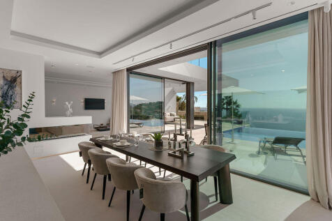 Dining (1)