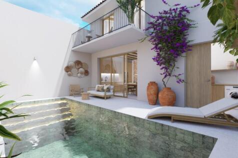 Pool and Exterior (1