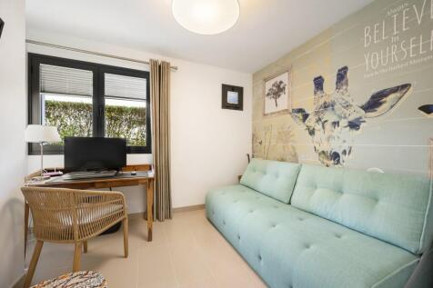 Bedroom (9)