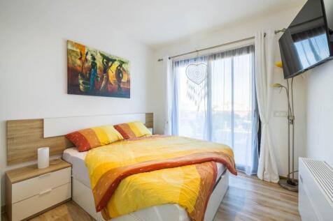 Bedroom (1)