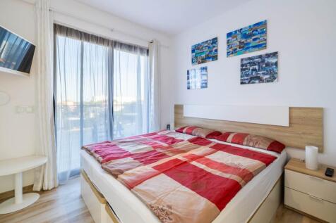Bedroom (2)