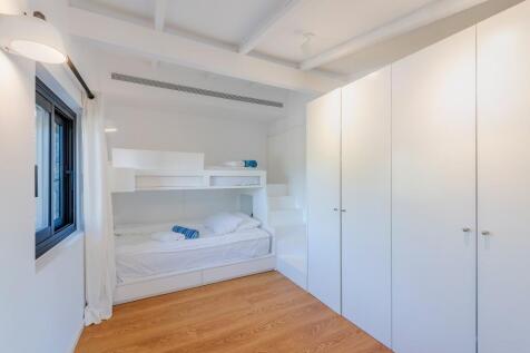 Bedroom (4)