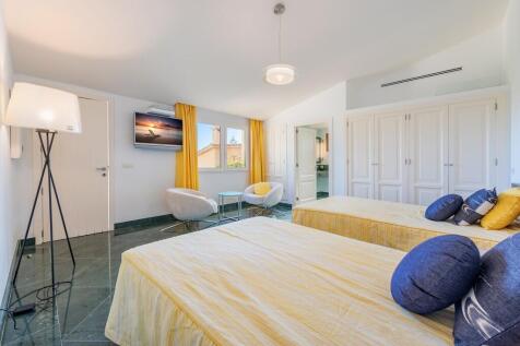 Bedroom (6)