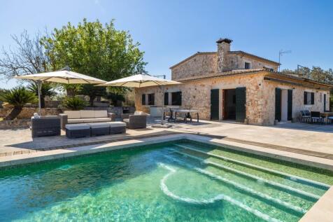 Pool and Exterior (1