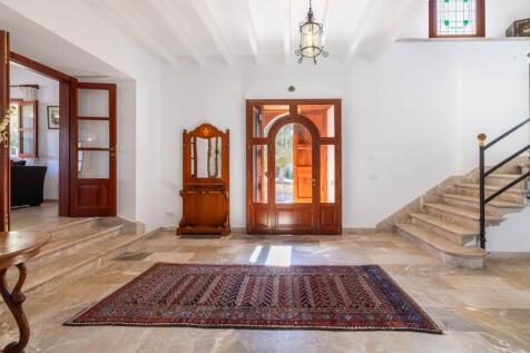 Entrance Hall (2)