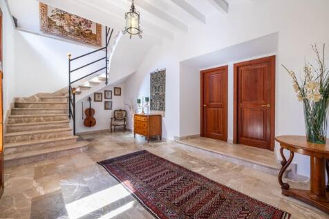 Entrance Hall (1)