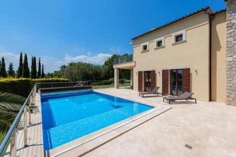 Pool and Exterior (1