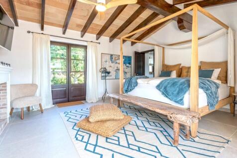Bedroom (2)