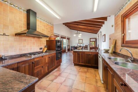 Kitchen (1)