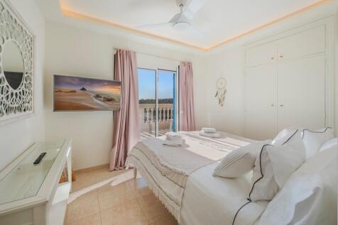 Bedroom (2)