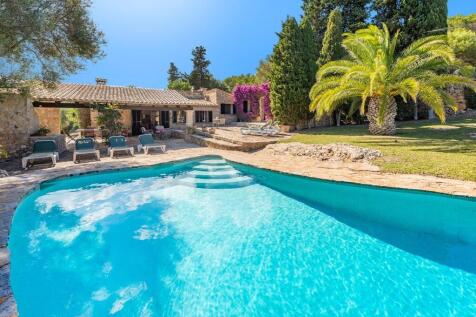 Exterior and Pool