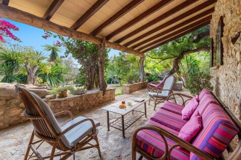 Covered Terrace