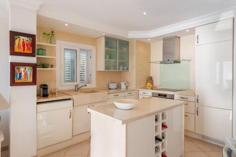 Kitchen (1)