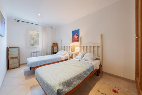 Bedroom (4)