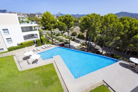 Exterior and Pool (2