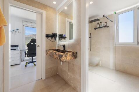 Bathroom (1)