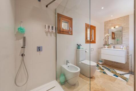 Bathroom (3)
