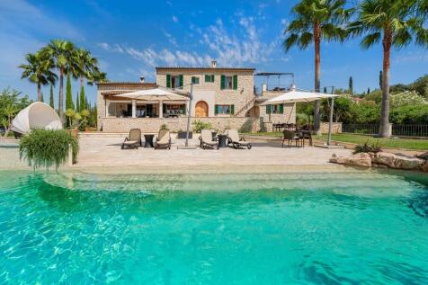 Exterior and Pool (1