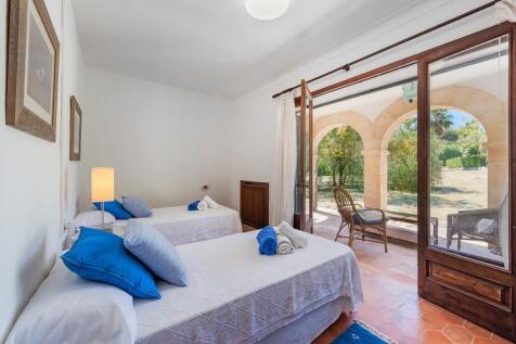 Bedroom (11)