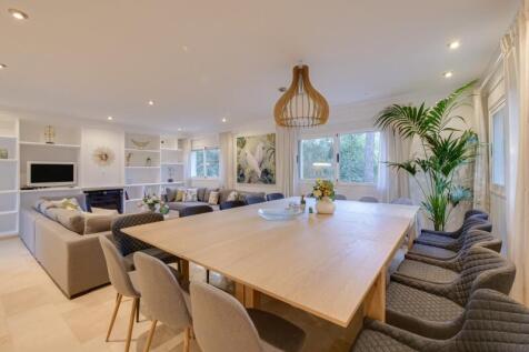 Dining (1)