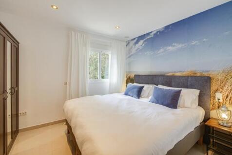 Bedroom (7)