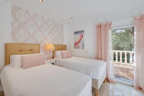 Bedroom (11)