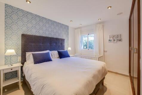 Bedroom (12)