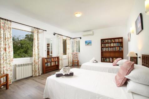 Bedroom (2)